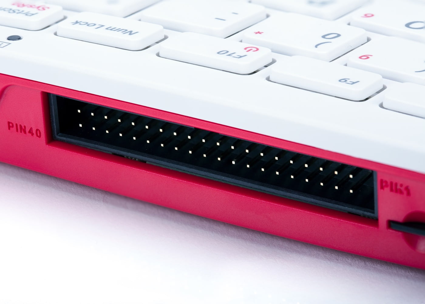 Raspberry Pi 400 Desktop Kit - UK Raspberry Pi 400 Desktop Kit - UK