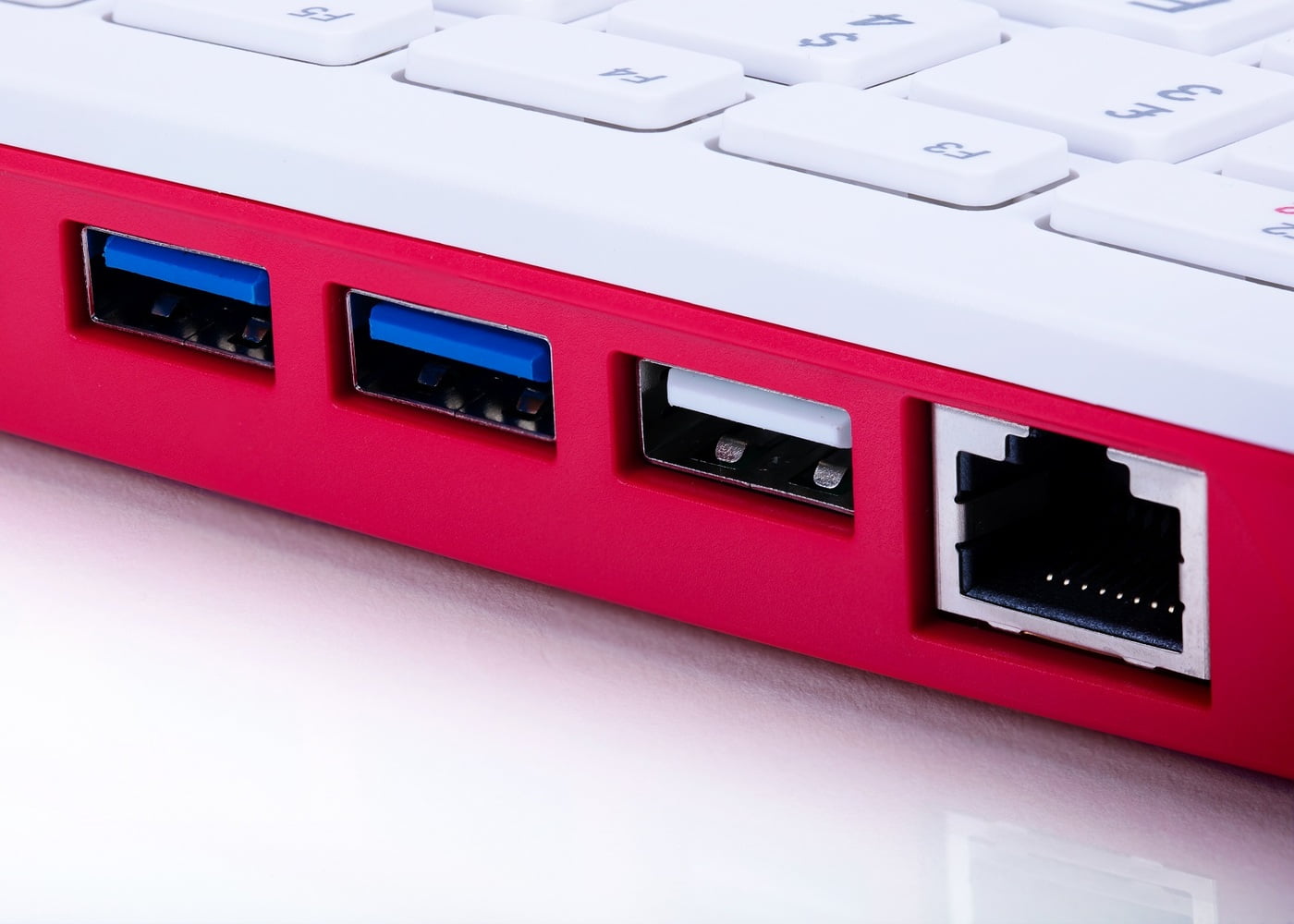 Raspberry Pi 400 Desktop Kit - UK Raspberry Pi 400 Desktop Kit - UK